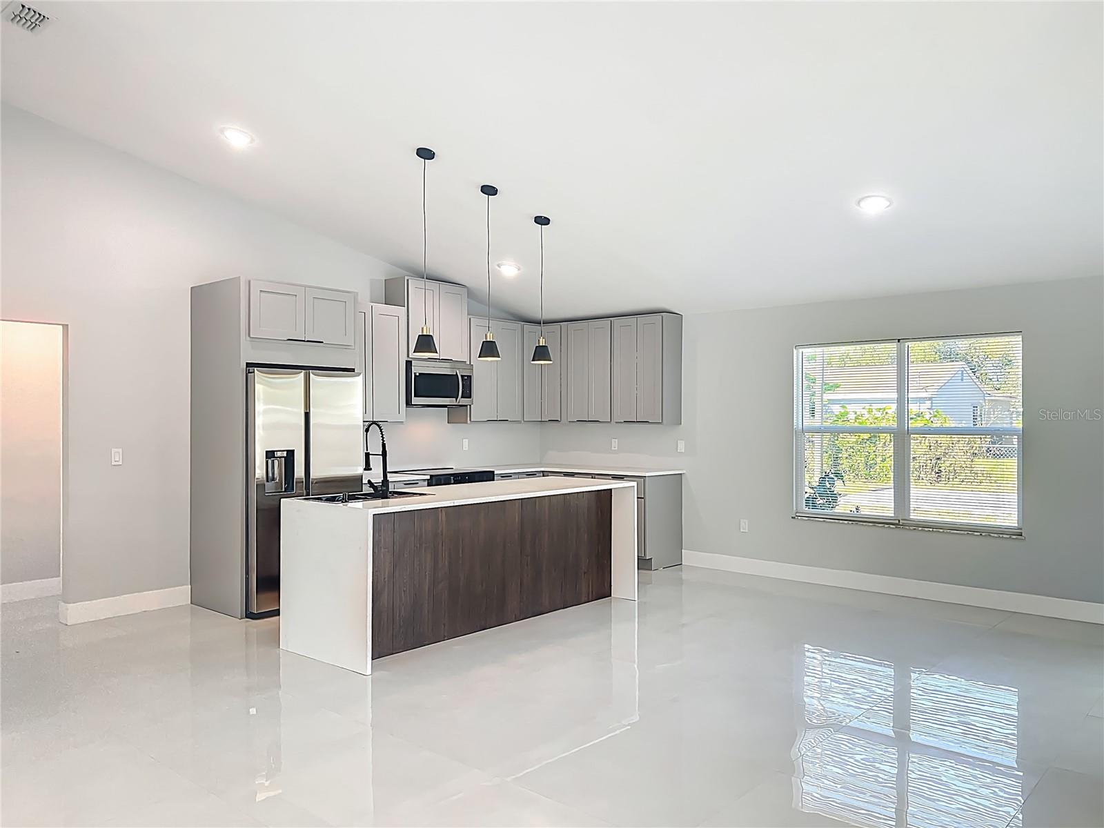 Image 22 of 70 For 1911 Academy Street Ne