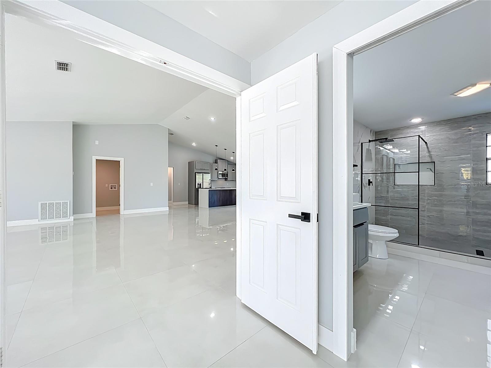 Image 23 of 70 For 1911 Academy Street Ne