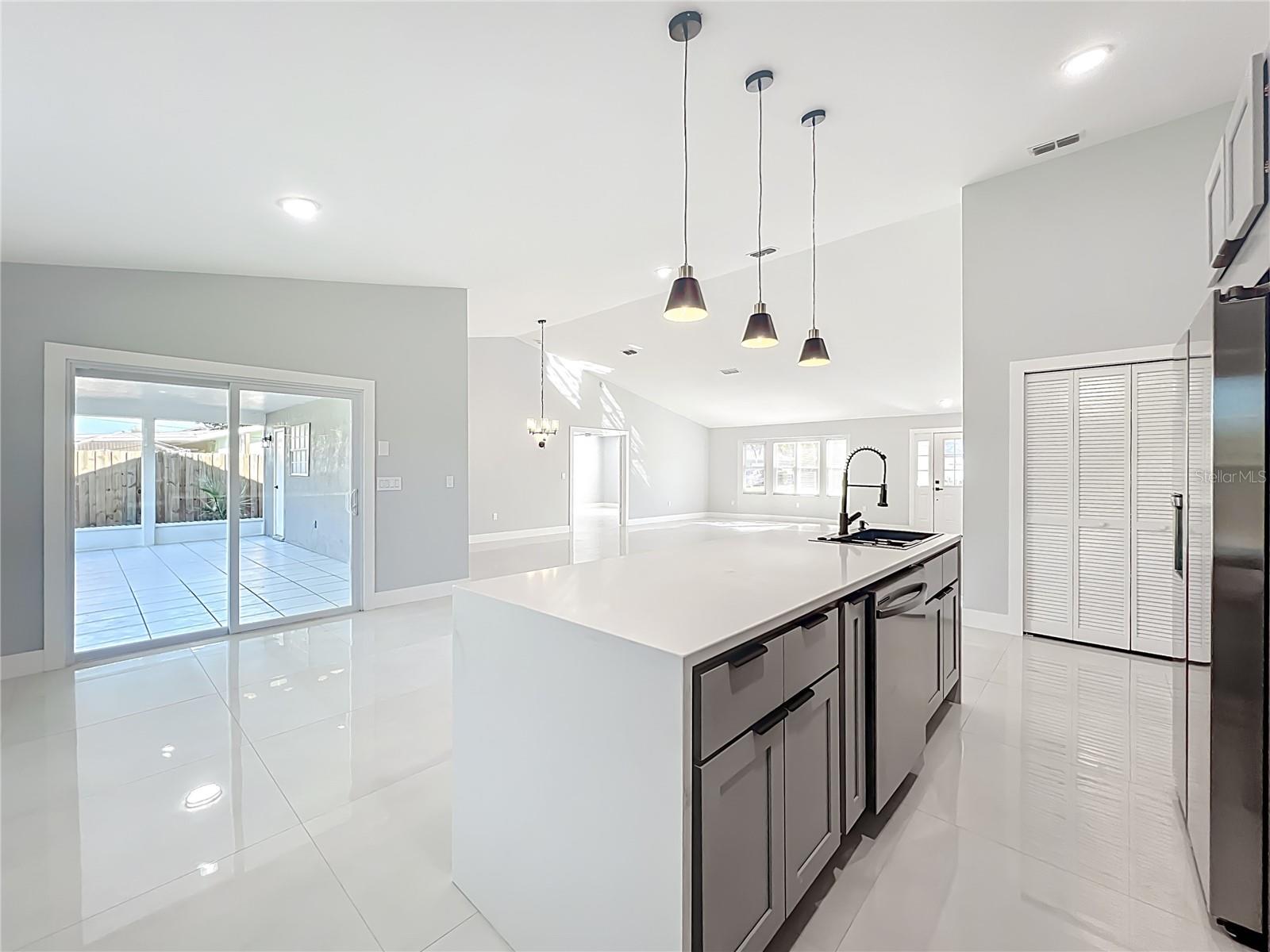 Image 38 of 70 For 1911 Academy Street Ne