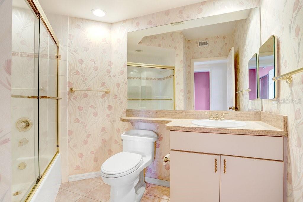 Image 11 of 24 For 6475 Shoreline Drive 5101