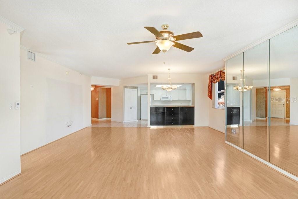 Image 7 of 24 For 6475 Shoreline Drive 5101