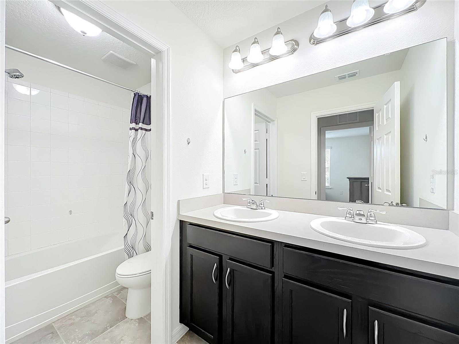 Image 31 of 43 For 8105 Red Stopper Lane