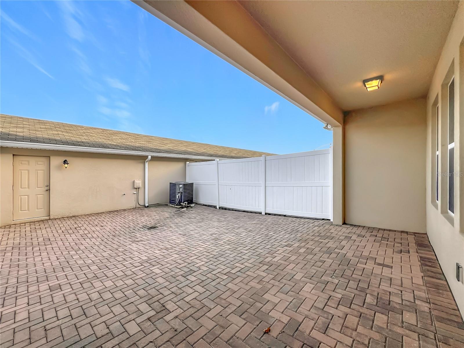 Image 35 of 43 For 8105 Red Stopper Lane