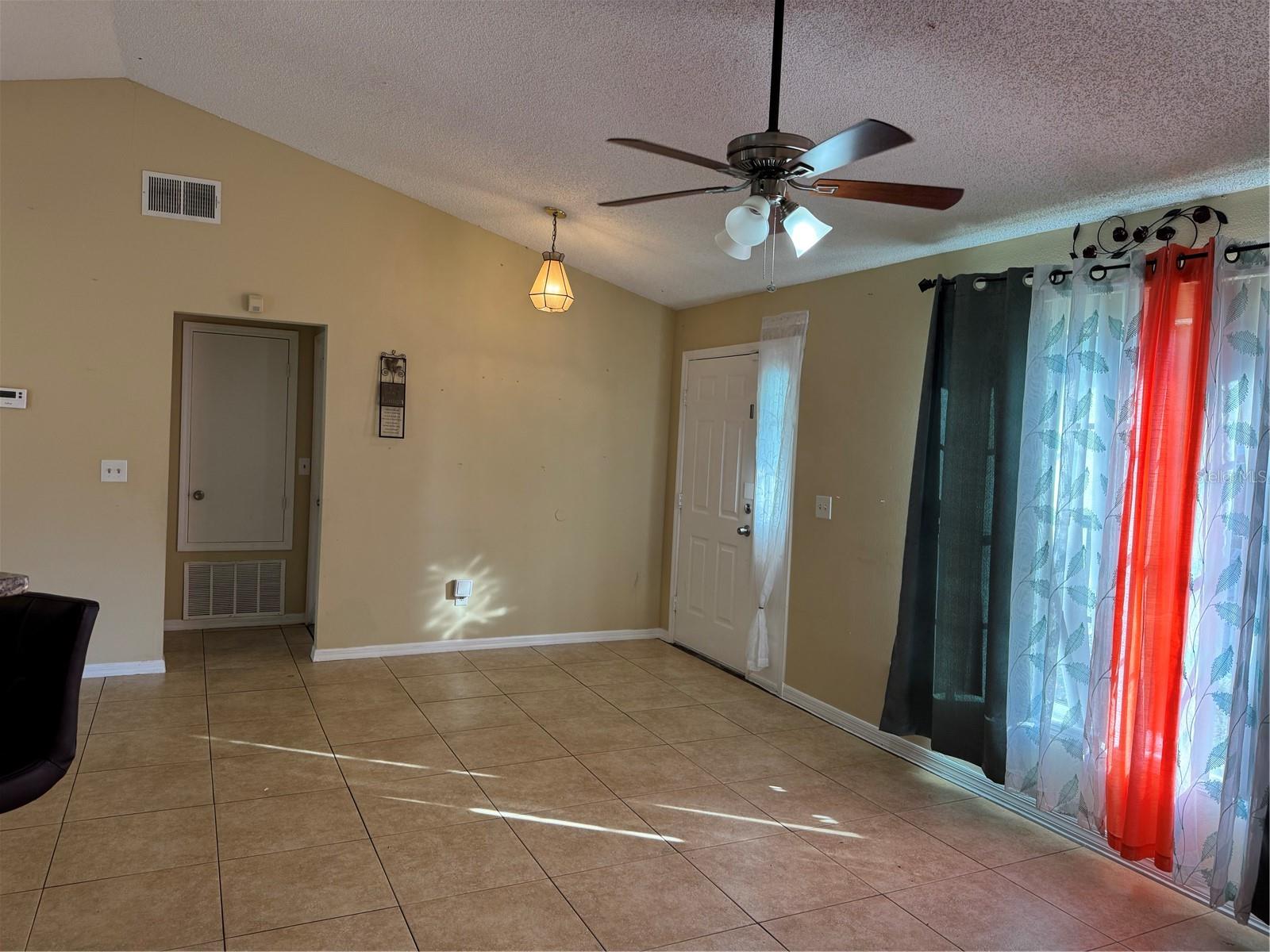 Image 13 of 36 For 1806 Peakview Court