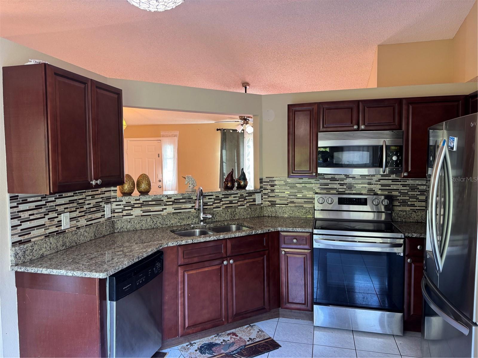 Image 16 of 36 For 1806 Peakview Court