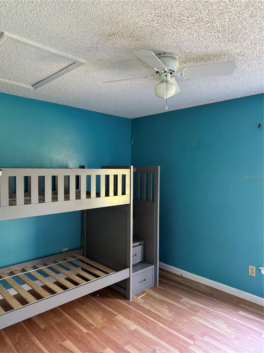 Image 26 of 36 For 1806 Peakview Court