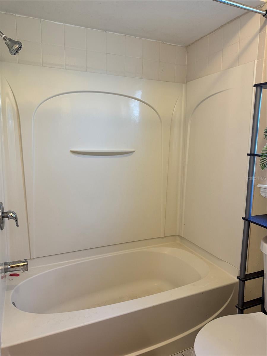 Image 32 of 36 For 1806 Peakview Court