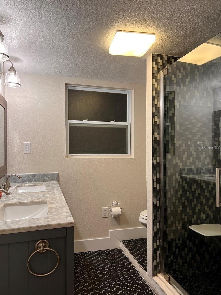 Image 12 of 19 For 14715 Bayonne Road