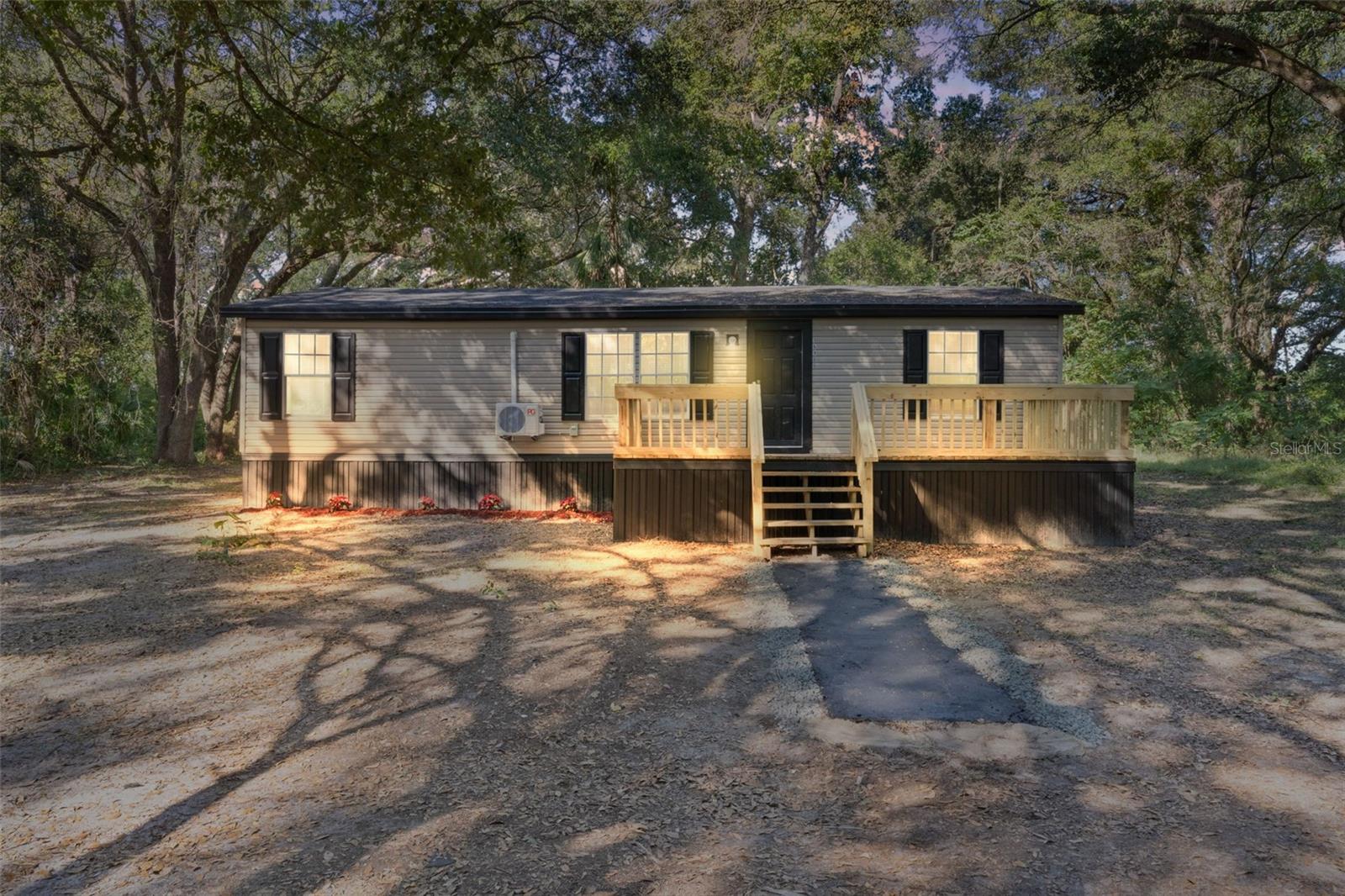 Details for 16900 134th Avenue Road, WEIRSDALE, FL 32195