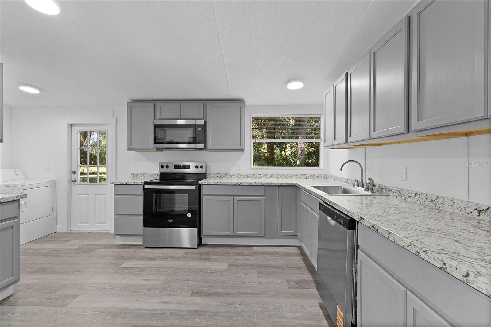 Image 15 of 47 For 16900 134th Avenue Road