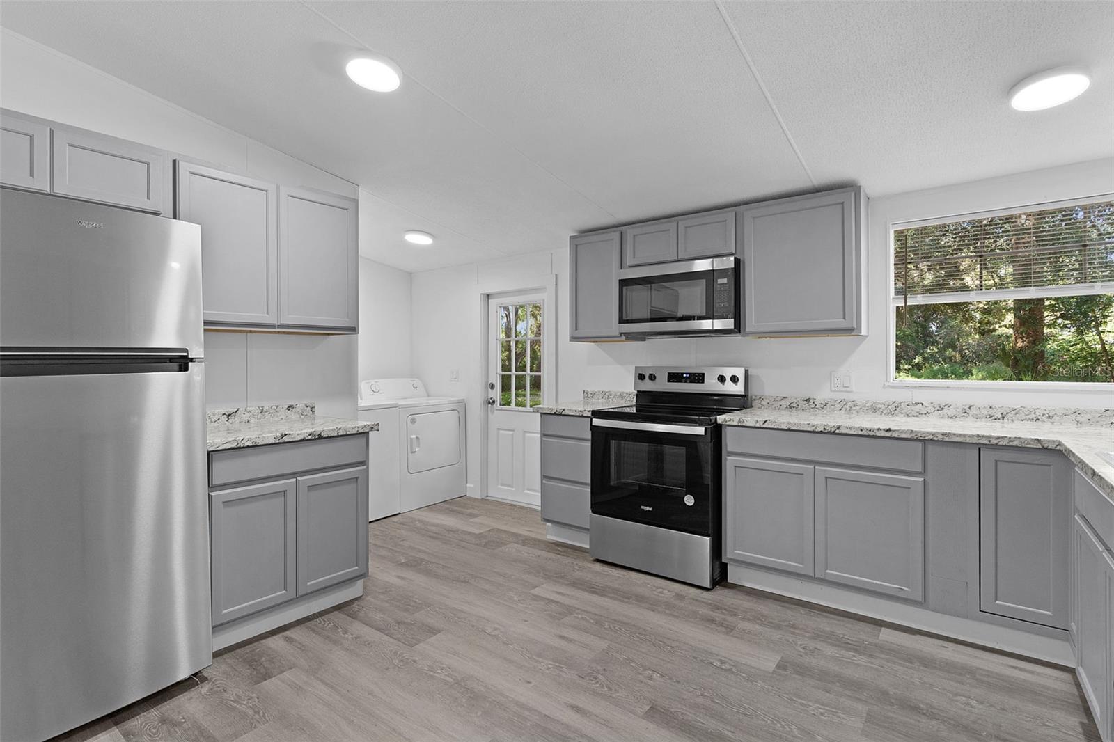 Image 16 of 47 For 16900 134th Avenue Road