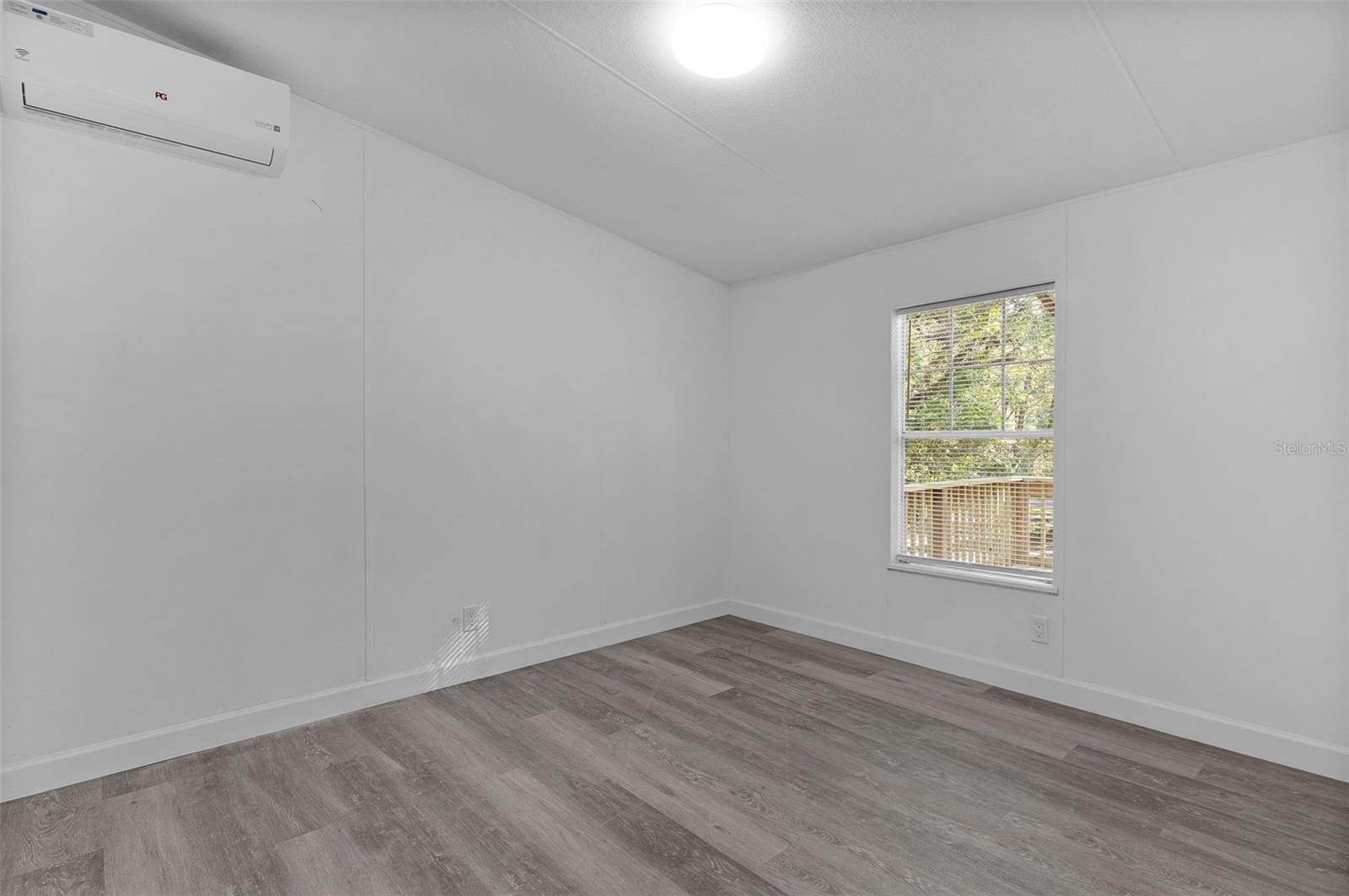 Image 20 of 47 For 16900 134th Avenue Road