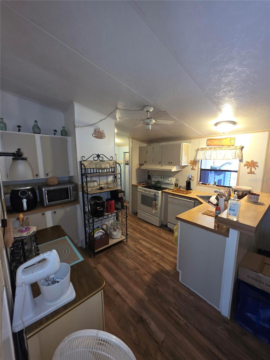 Image 4 of 17 For 16910 Camille Street