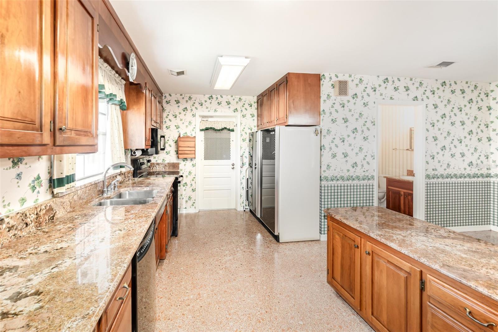 Image 12 of 42 For 300 Idyllwilde Drive