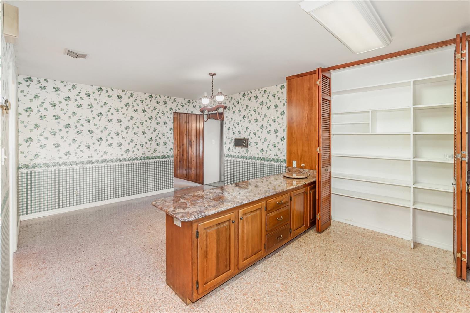 Image 13 of 42 For 300 Idyllwilde Drive