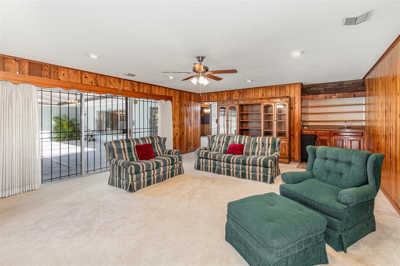 Image 16 of 42 For 300 Idyllwilde Drive