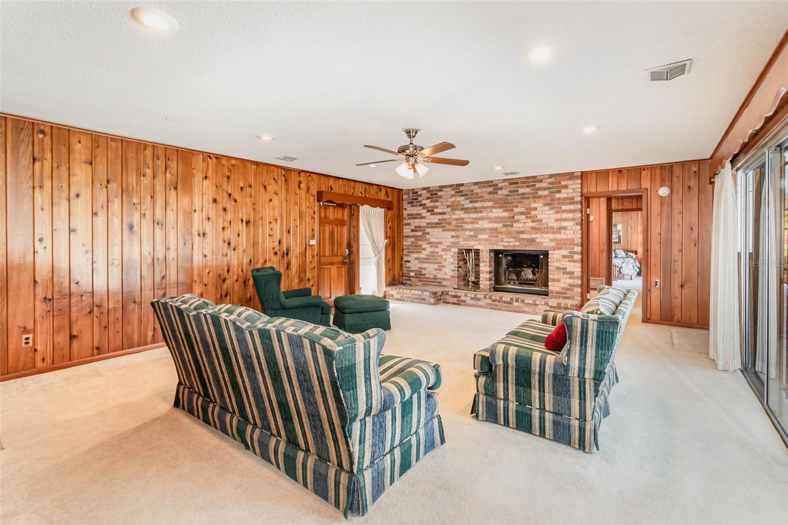 Image 17 of 42 For 300 Idyllwilde Drive