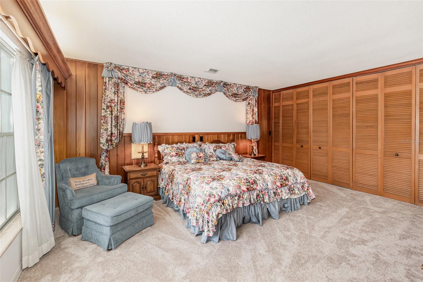 Image 24 of 42 For 300 Idyllwilde Drive