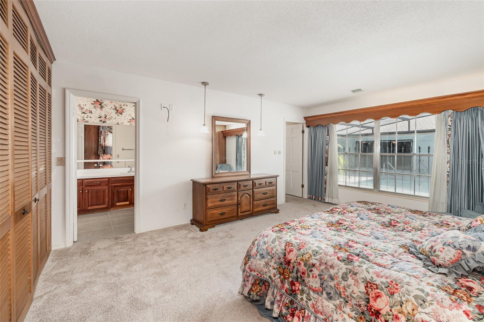 Image 25 of 42 For 300 Idyllwilde Drive