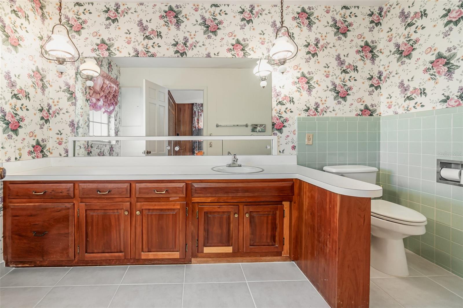 Image 26 of 42 For 300 Idyllwilde Drive