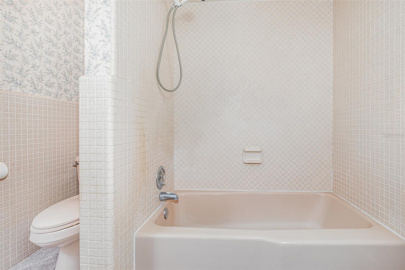 Image 33 of 42 For 300 Idyllwilde Drive