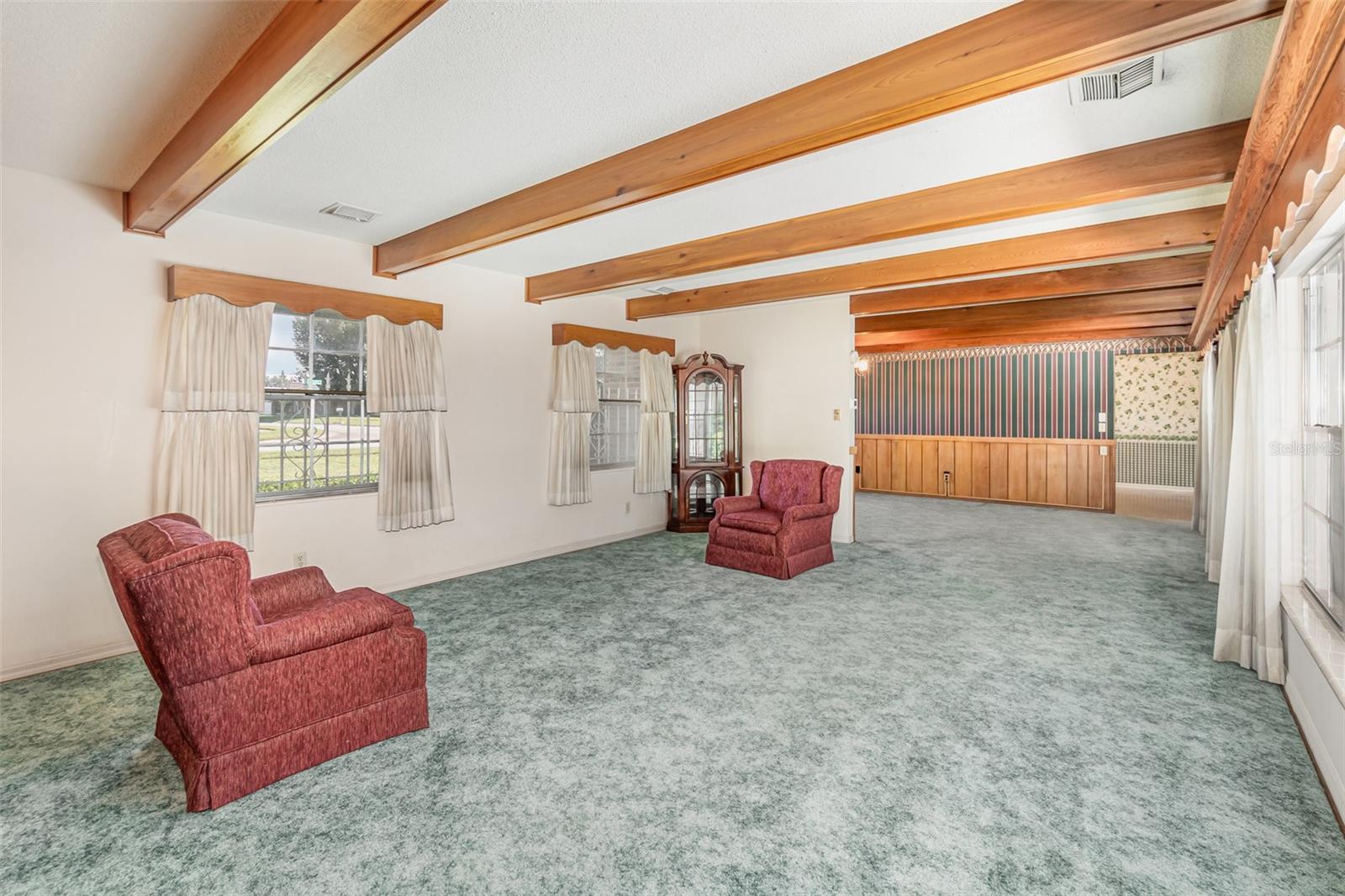 Image 6 of 42 For 300 Idyllwilde Drive