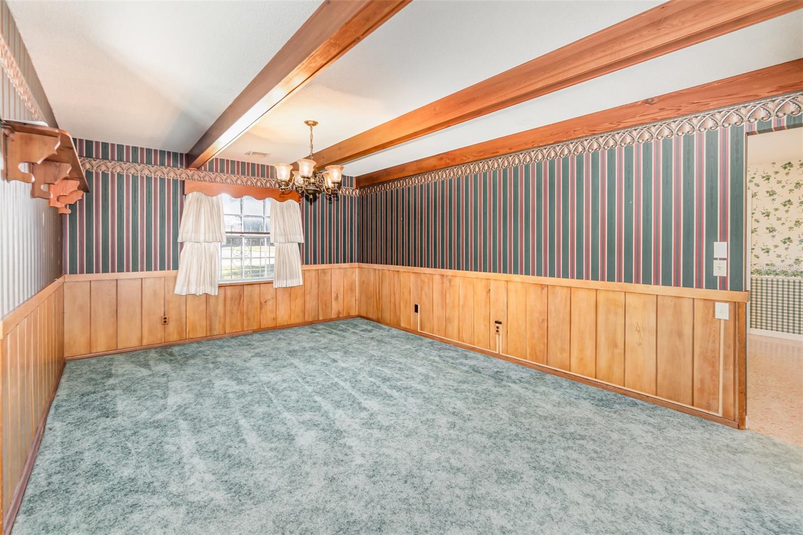 Image 9 of 42 For 300 Idyllwilde Drive