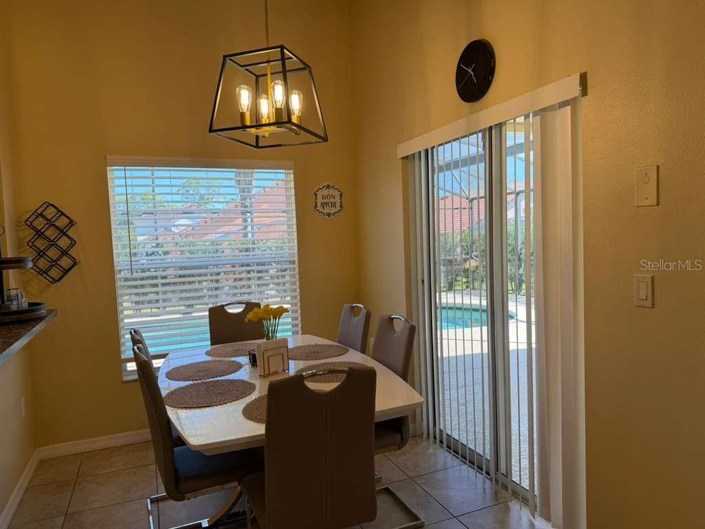 Image 11 of 17 For 328 Robin Road