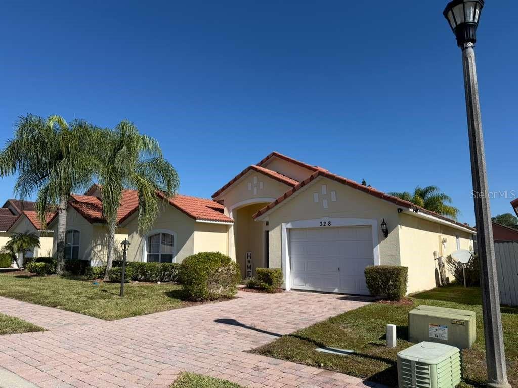 Image 2 of 17 For 328 Robin Road