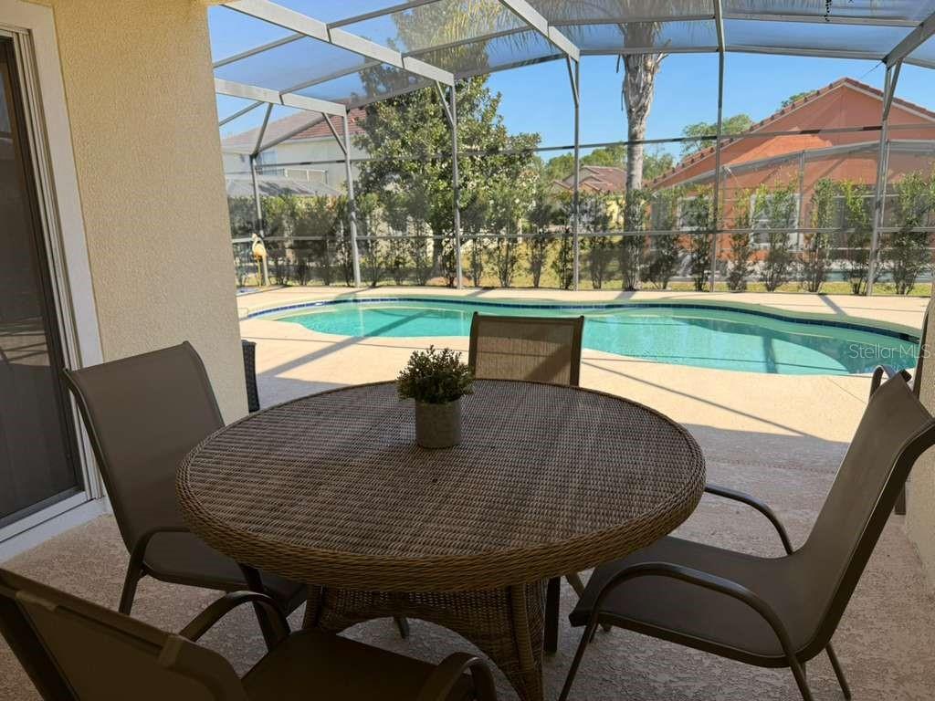 Image 5 of 17 For 328 Robin Road