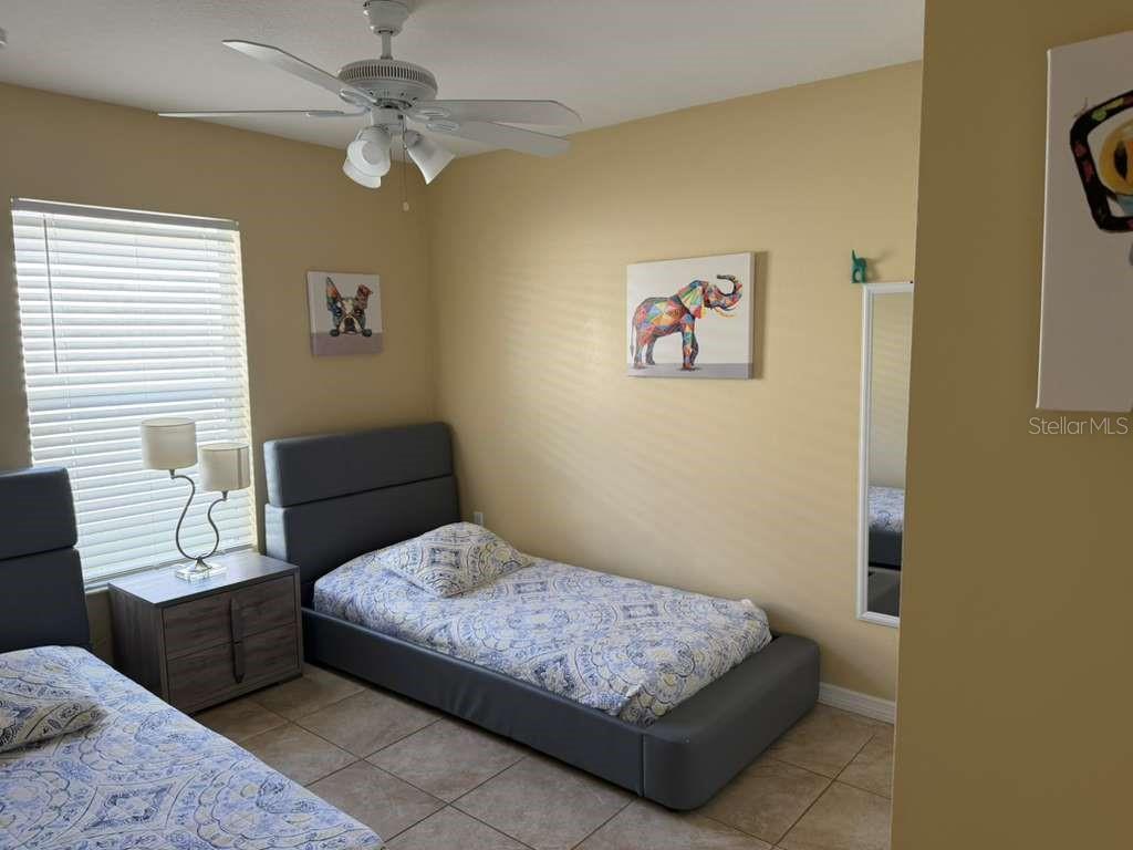 Image 7 of 17 For 328 Robin Road