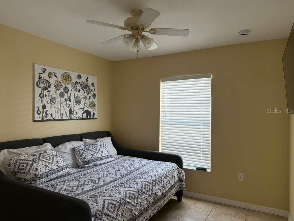 Image 8 of 17 For 328 Robin Road