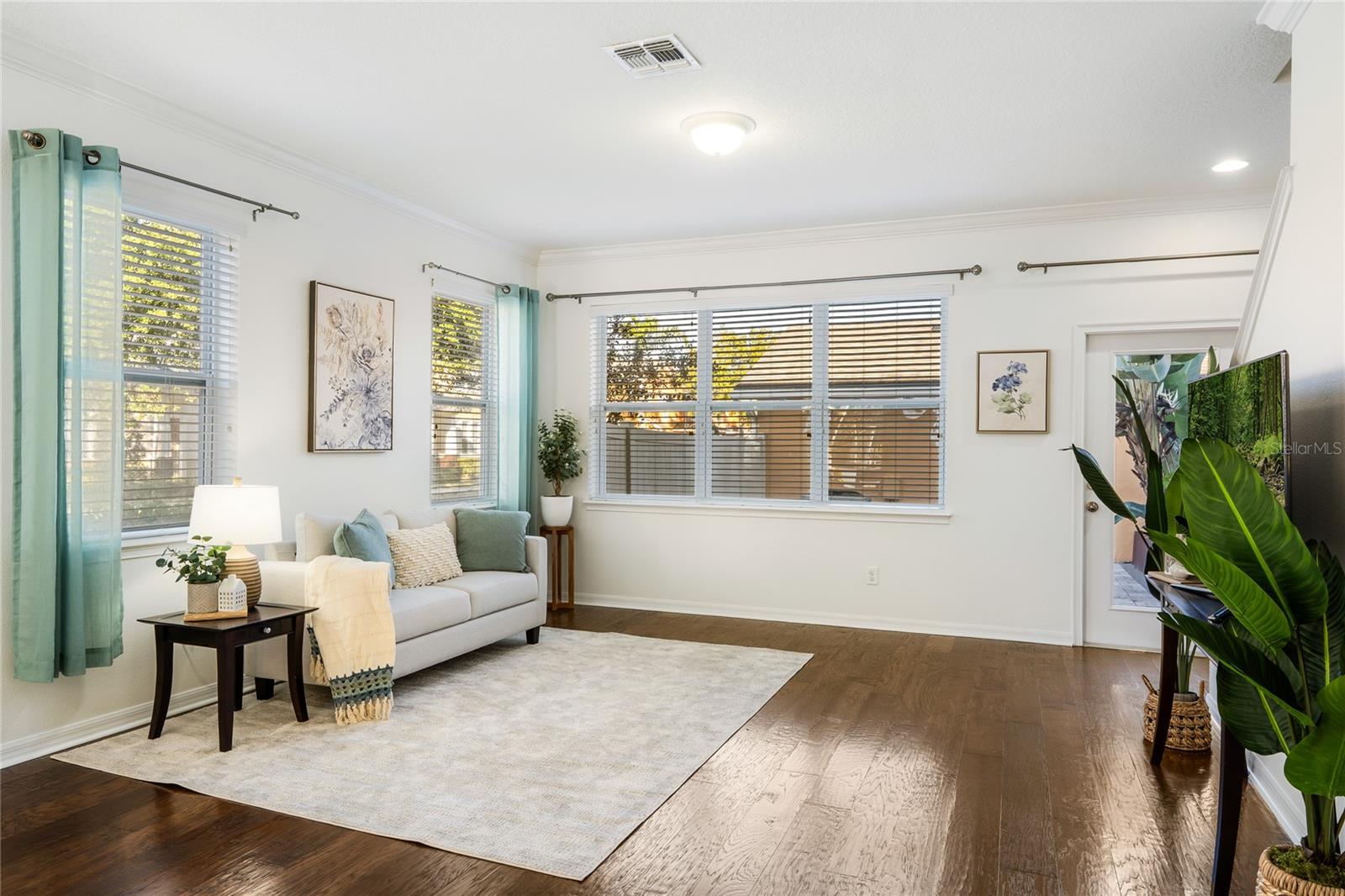 Image 10 of 41 For 955 Belles Ferry Loop