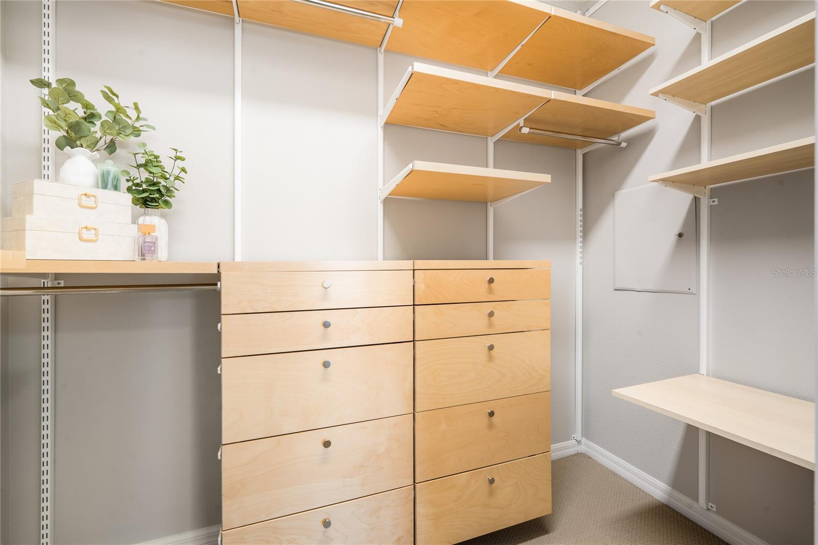 Image 20 of 41 For 955 Belles Ferry Loop