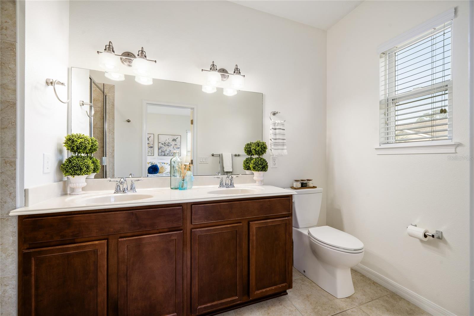 Image 21 of 41 For 955 Belles Ferry Loop