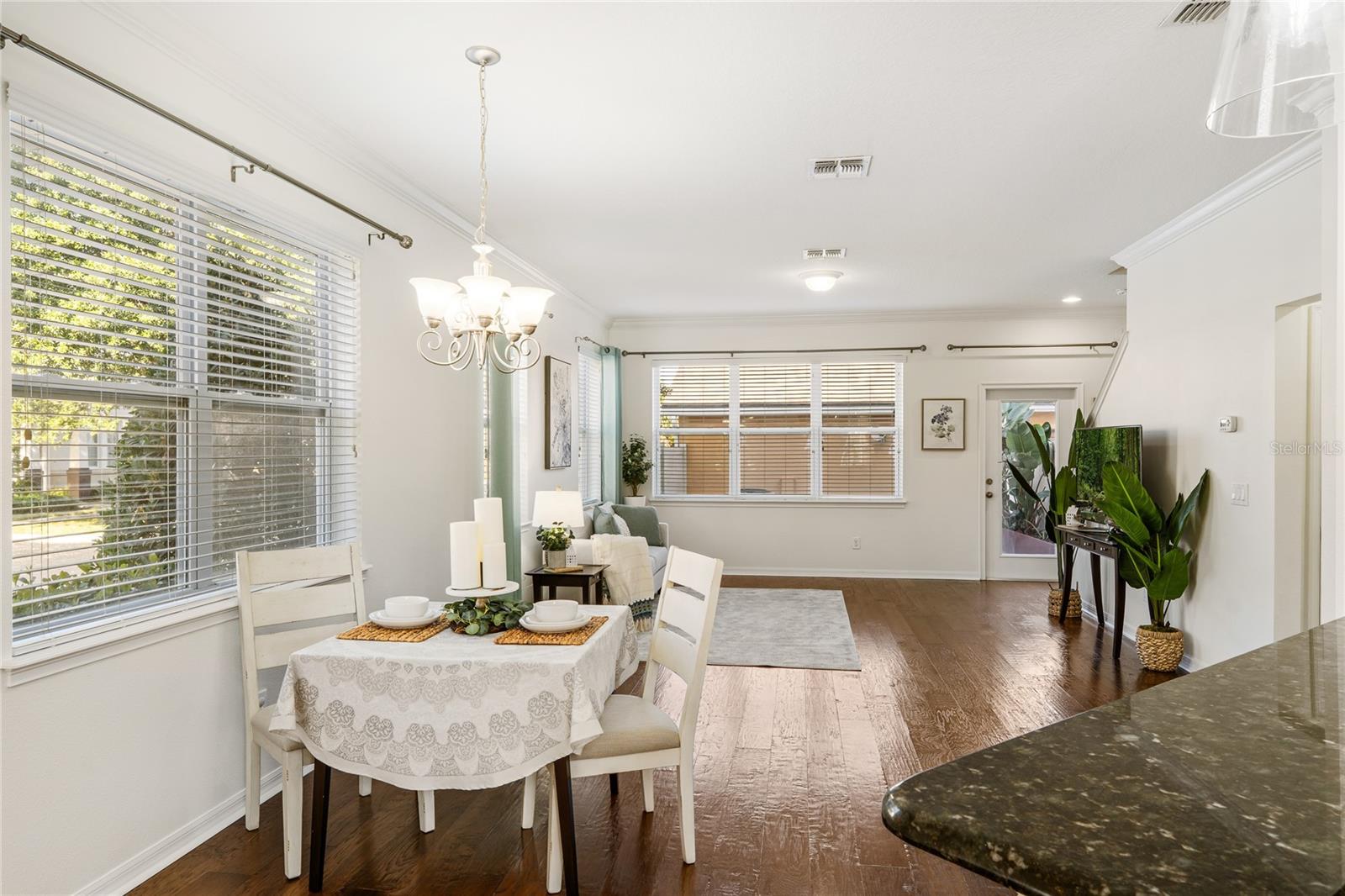 Image 4 of 41 For 955 Belles Ferry Loop