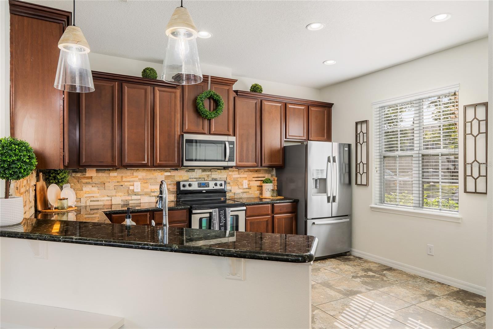 Image 6 of 41 For 955 Belles Ferry Loop