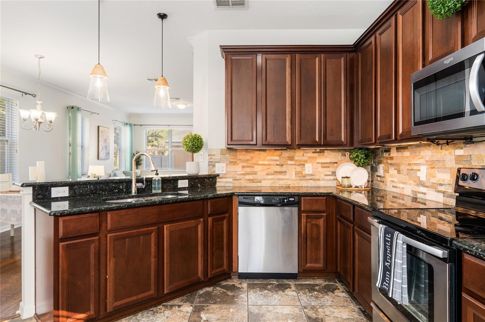 Image 8 of 41 For 955 Belles Ferry Loop