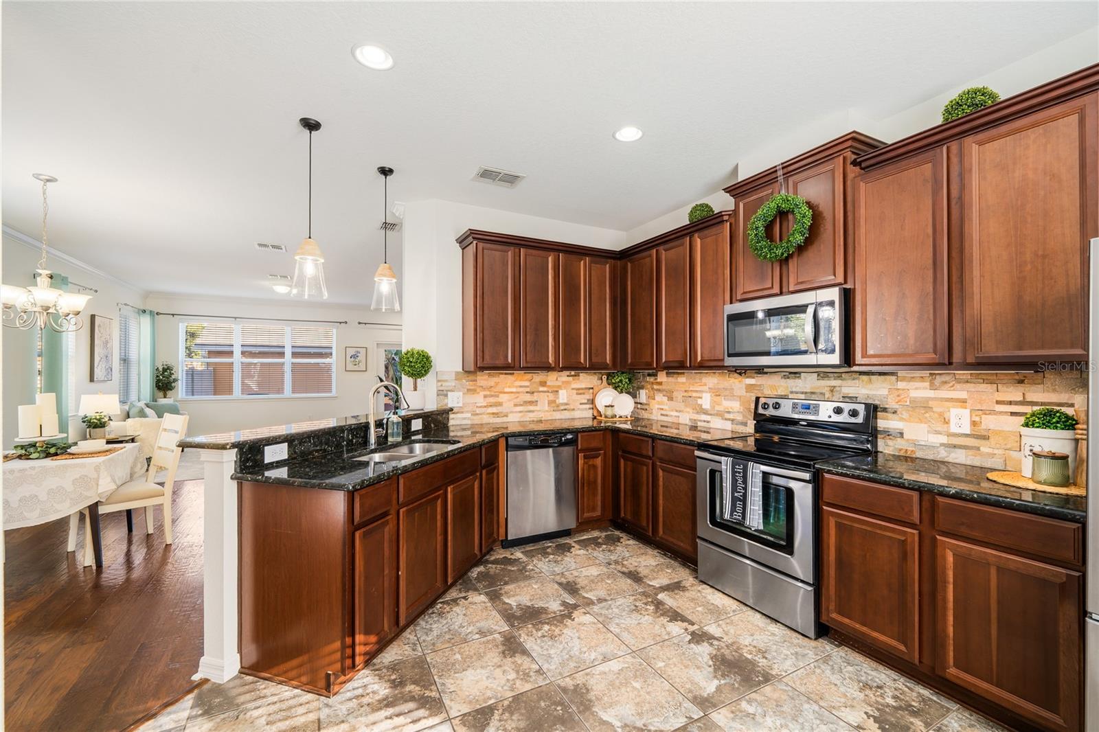 Image 9 of 41 For 955 Belles Ferry Loop