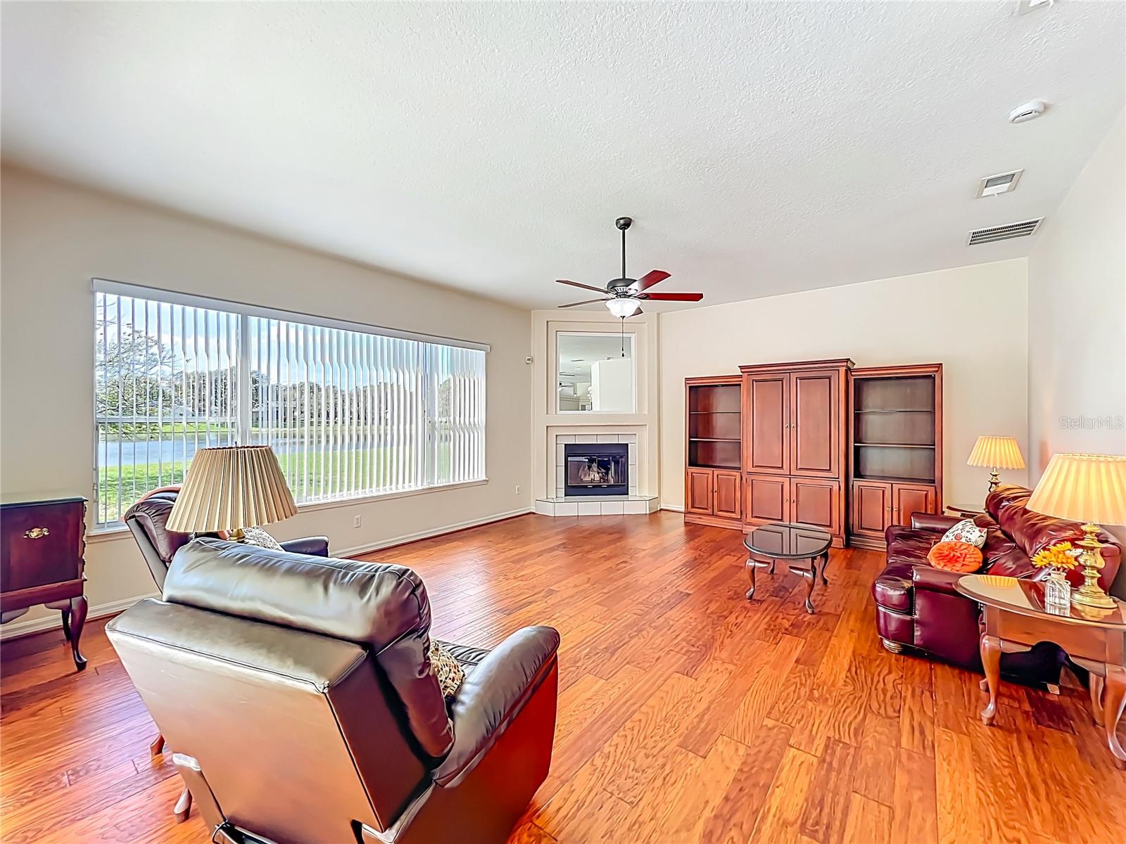 Image 18 of 60 For 1821 Carillon Park Drive