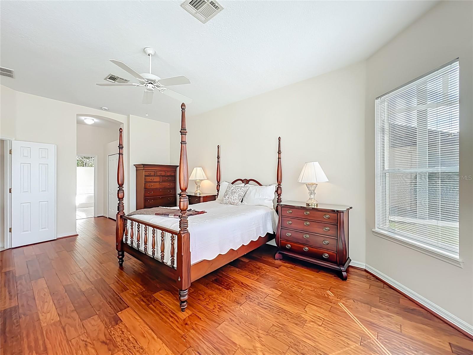 Image 27 of 60 For 1821 Carillon Park Drive