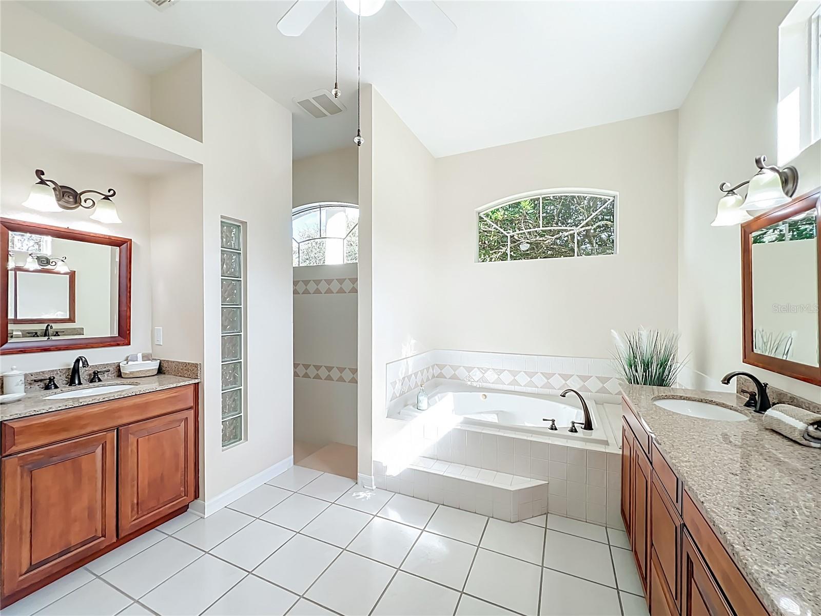 Image 31 of 60 For 1821 Carillon Park Drive