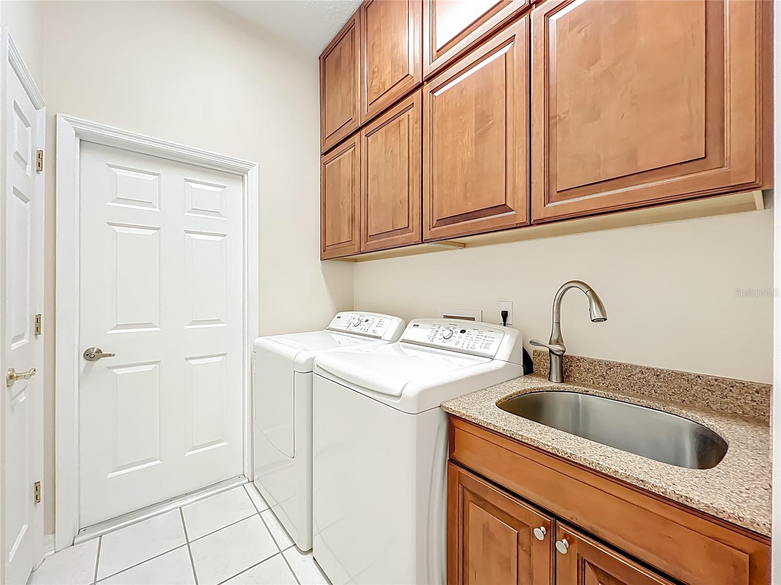 Image 36 of 60 For 1821 Carillon Park Drive