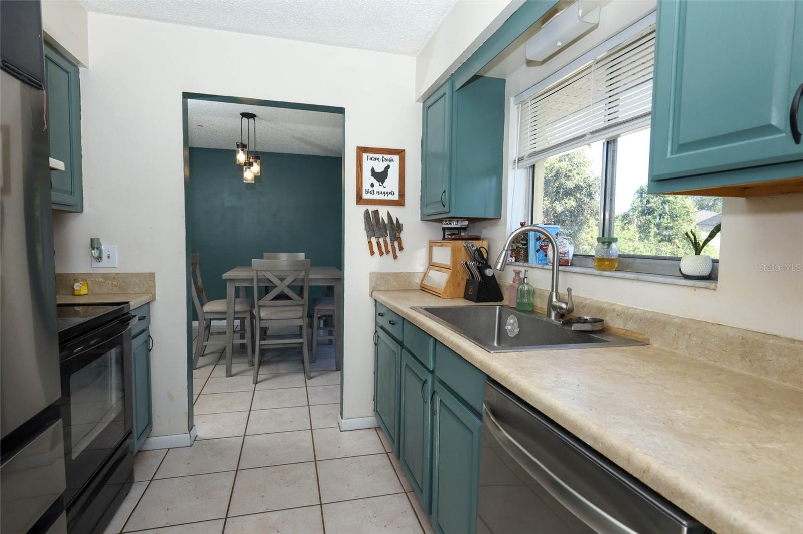 Image 14 of 33 For 1220 Dandelion Drive