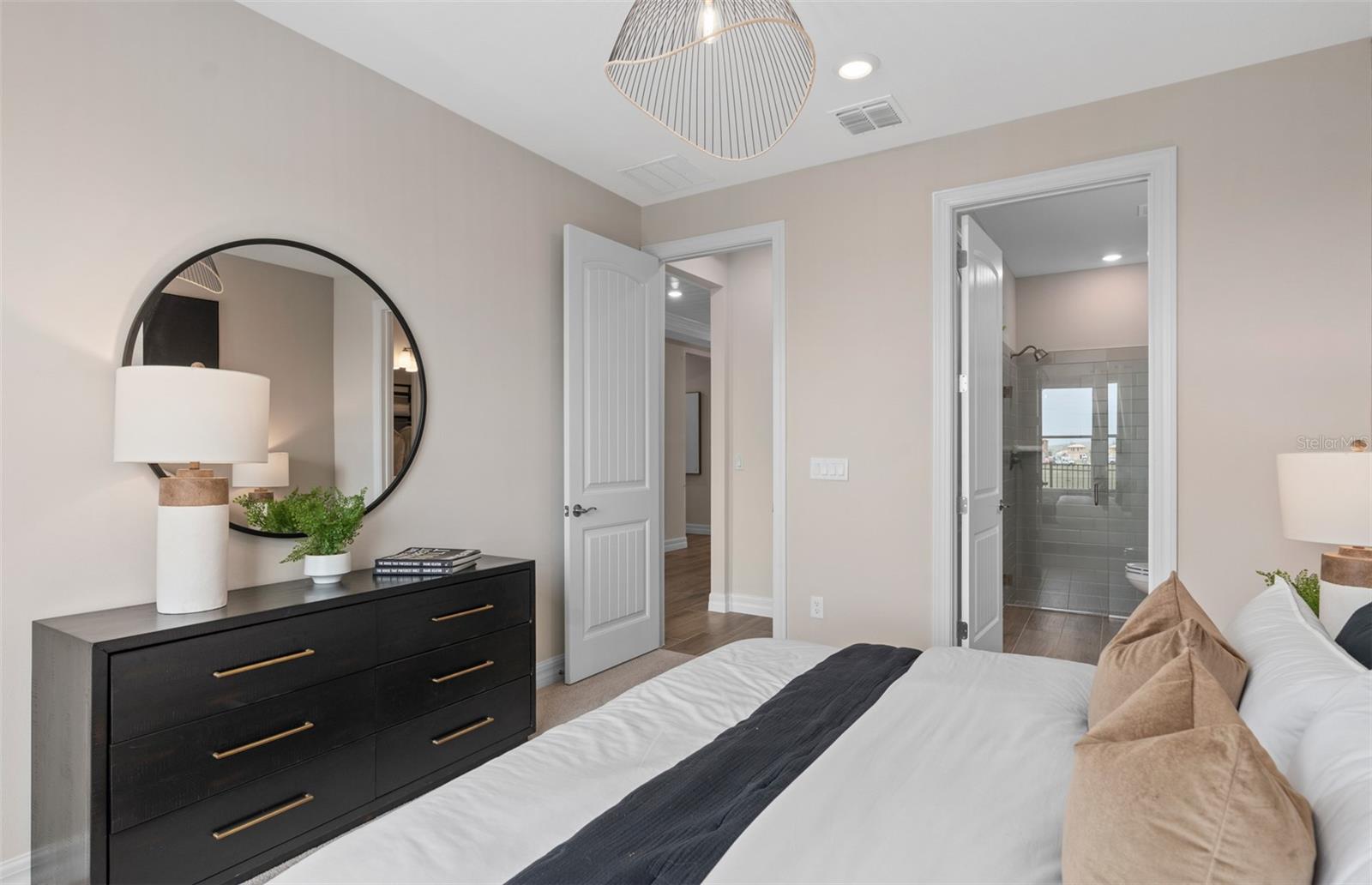 Image 30 of 43 For 9944 Leafy Oak Street