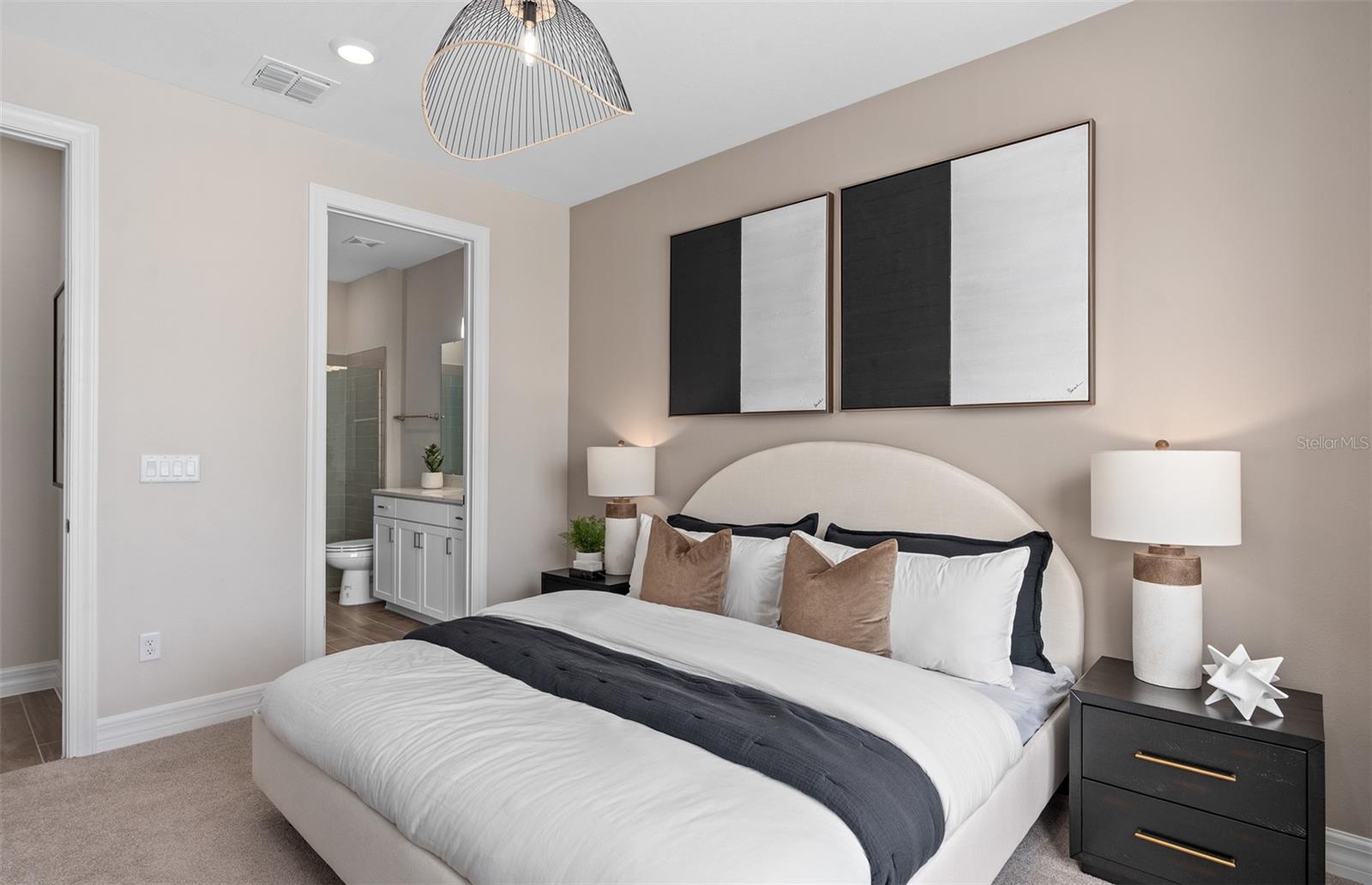 Image 31 of 43 For 9944 Leafy Oak Street