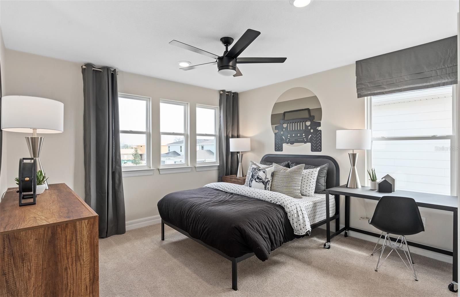 Image 39 of 43 For 9944 Leafy Oak Street