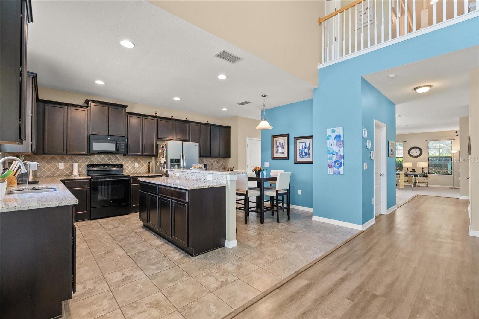 Image 15 of 38 For 919 La Terraza Lane