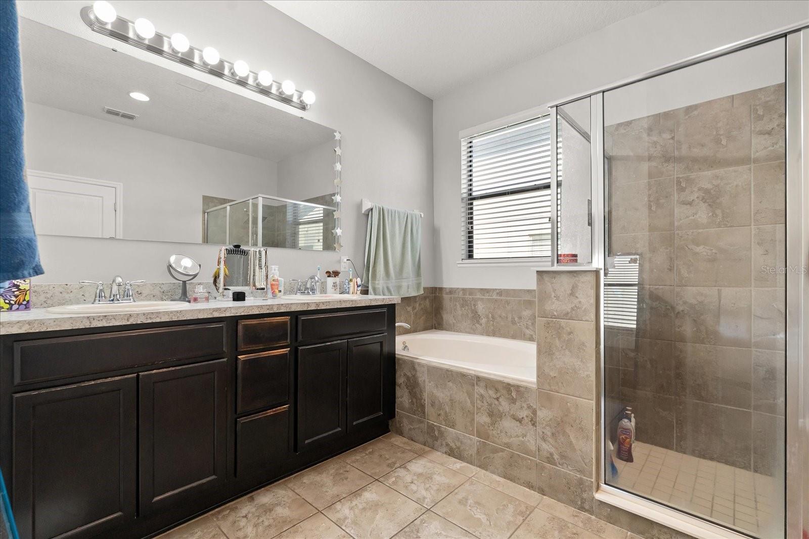 Image 18 of 38 For 919 La Terraza Lane