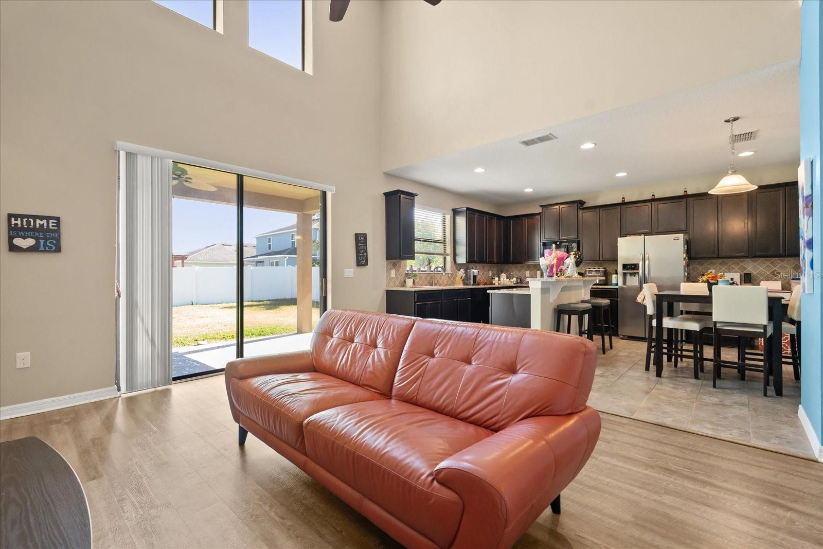 Image 30 of 38 For 919 La Terraza Lane